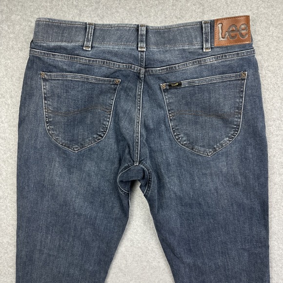 Lee Men's Extreme Motion MVP Straight Taper Leg Jeans Size 34x30 - Picture 6 of 10